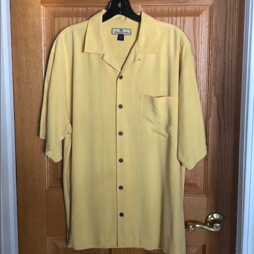 Tommy Bahama 100% silk button down shirt. Medium